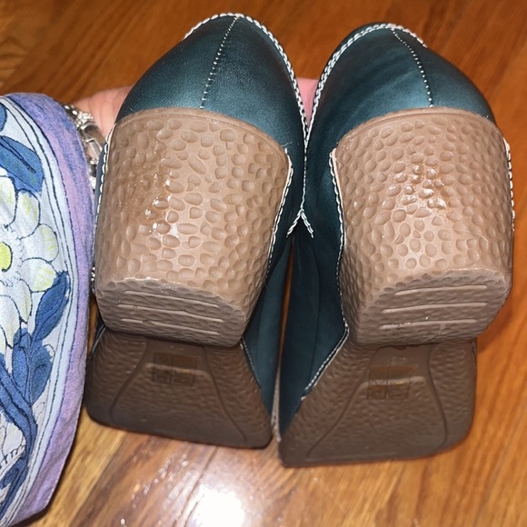 L’Artiste spring step ladies wedge navy blue leather w/ added decor size euro40 - Picture 6 of 8